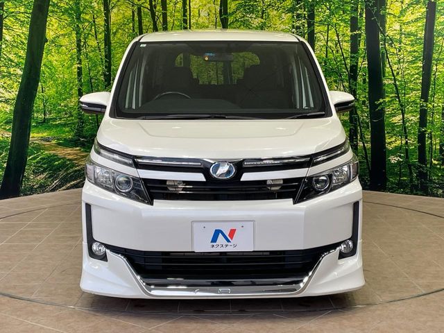 トヨタ ヴォクシー