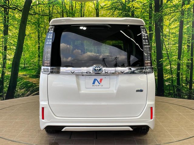 トヨタ ヴォクシー