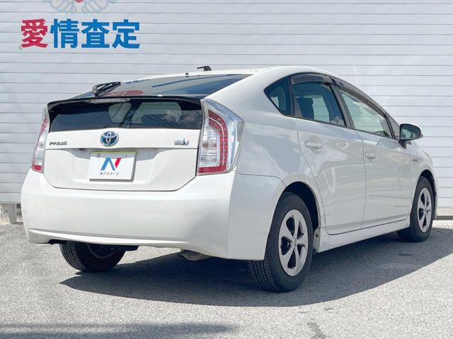 トヨタ プリウス
