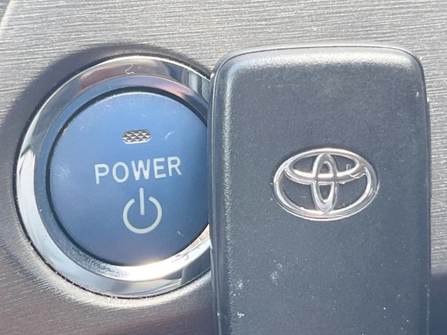 トヨタ プリウス