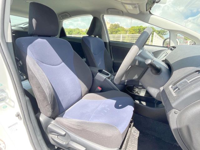 トヨタ プリウス