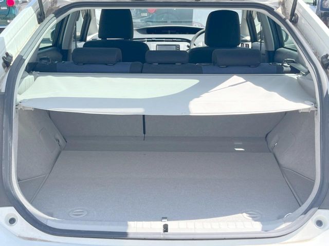 トヨタ プリウス