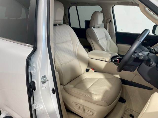 トヨタ ランドクルーザー300