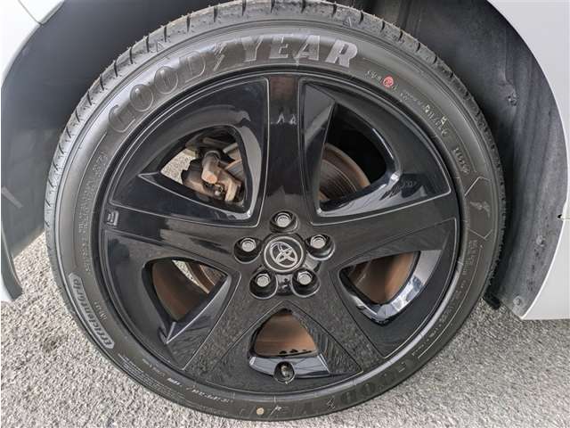 トヨタ プリウス