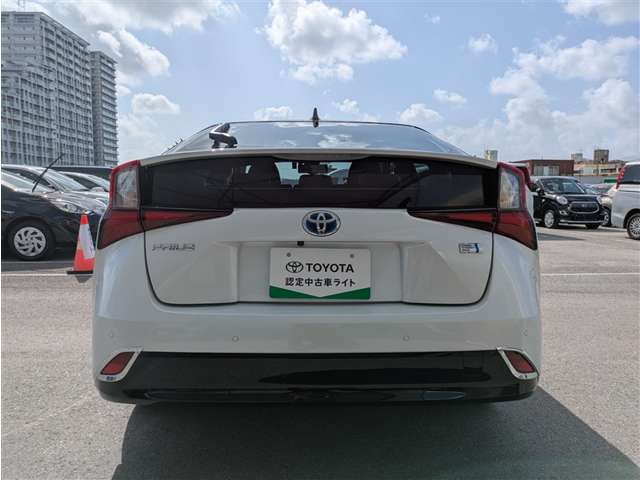 トヨタ プリウス