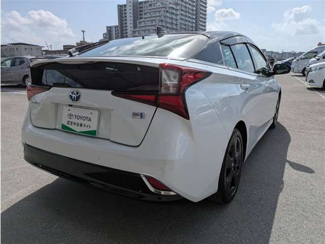 トヨタ プリウス