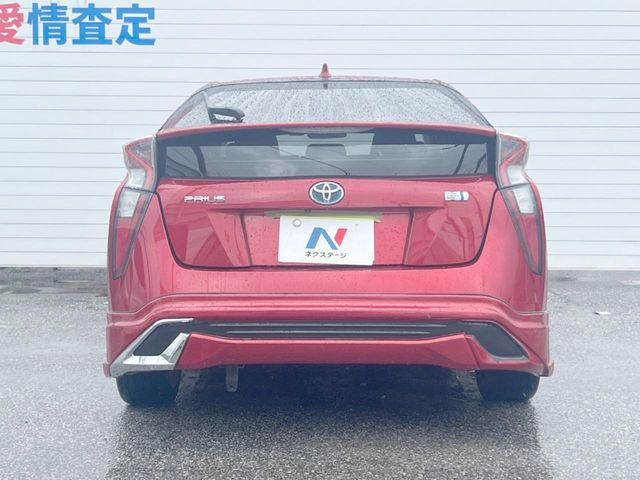 トヨタ プリウス