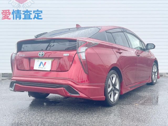 トヨタ プリウス
