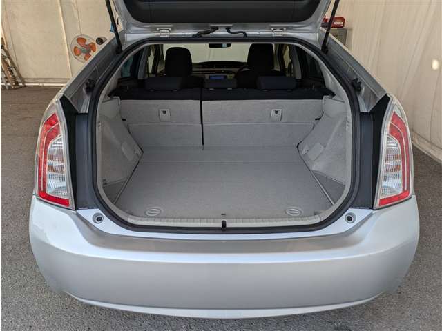 トヨタ プリウス