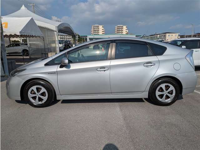 トヨタ プリウス