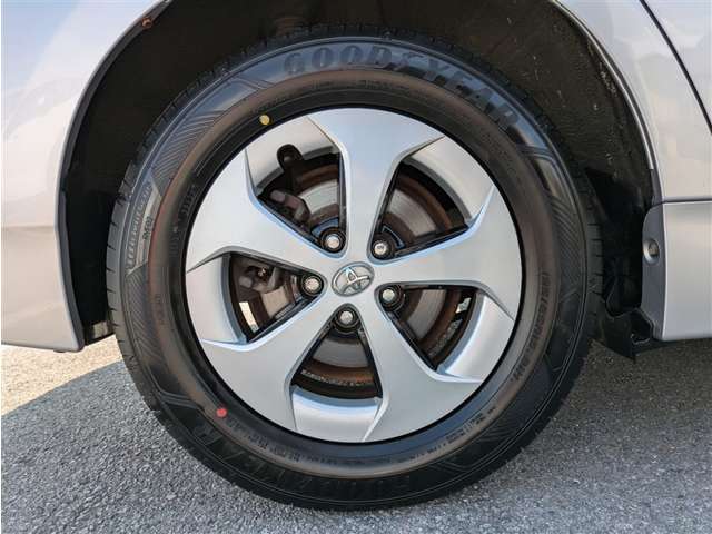 トヨタ プリウス