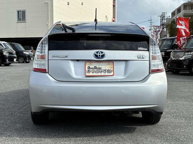 トヨタ プリウス