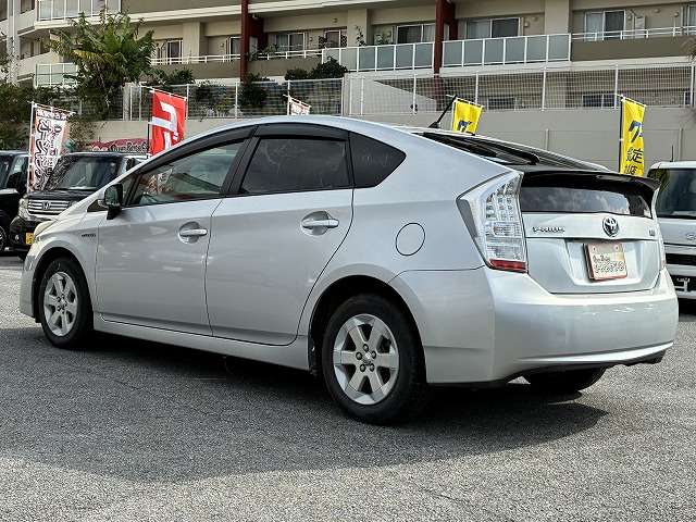 トヨタ プリウス