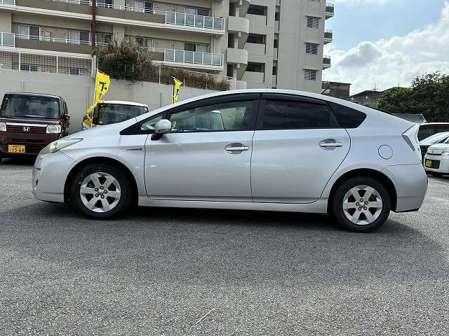 トヨタ プリウス