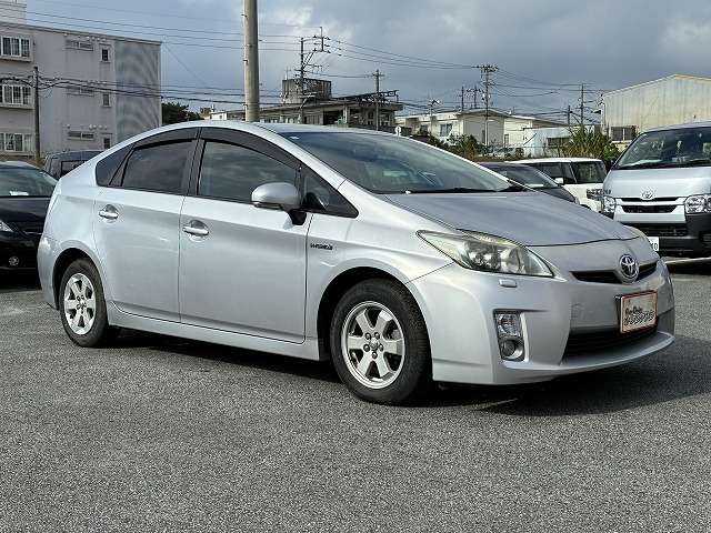 トヨタ プリウス