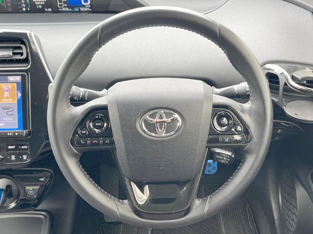 トヨタ プリウス