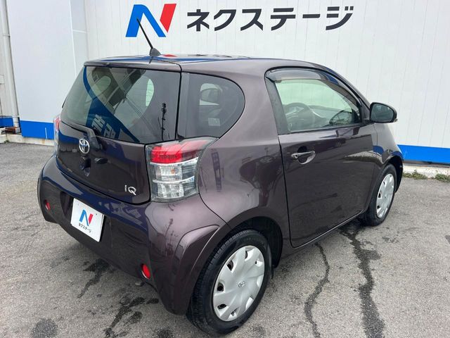 トヨタ iQ