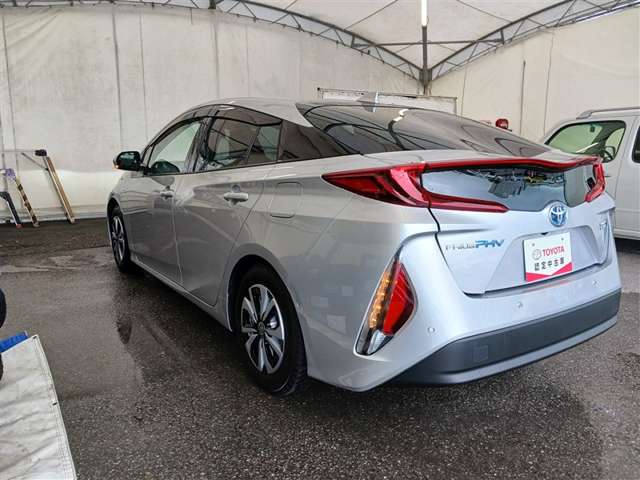 トヨタ プリウスPHV