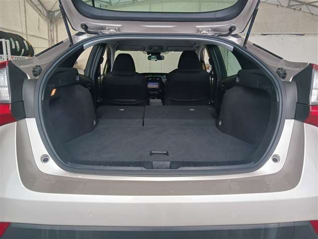 トヨタ プリウス