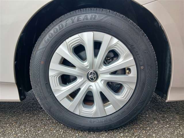 トヨタ プリウス