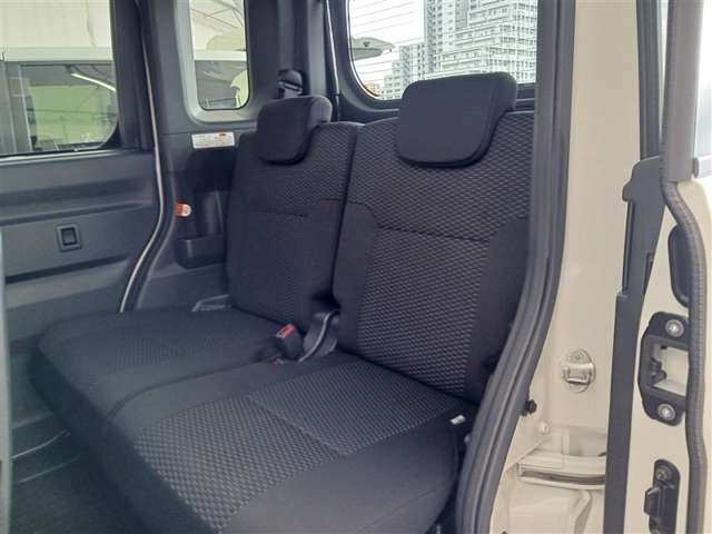 トヨタ ピクシスメガ