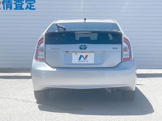 トヨタ プリウス