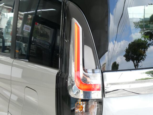 三菱 デリカD：2