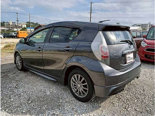 トヨタ アクア