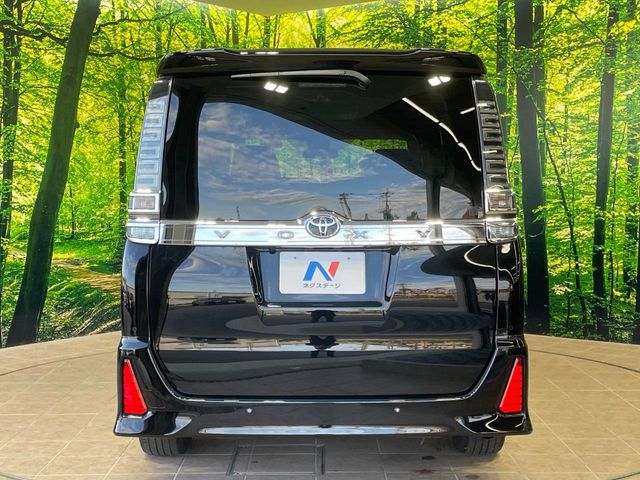 トヨタ ヴォクシー