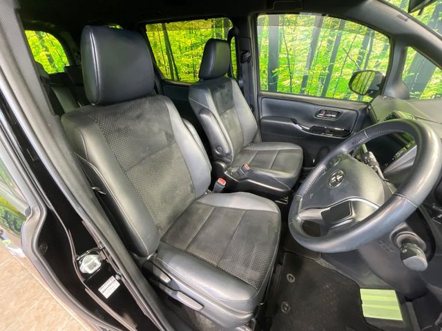 トヨタ ヴォクシー