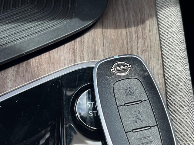 日産 ノートオーラ