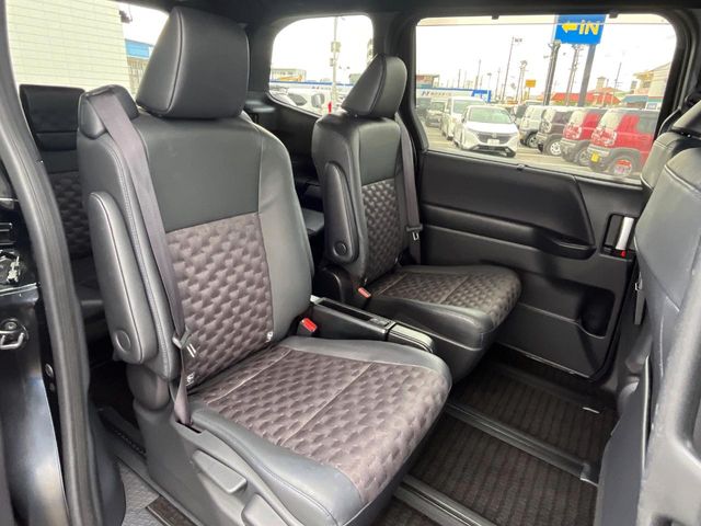 トヨタ ヴォクシー