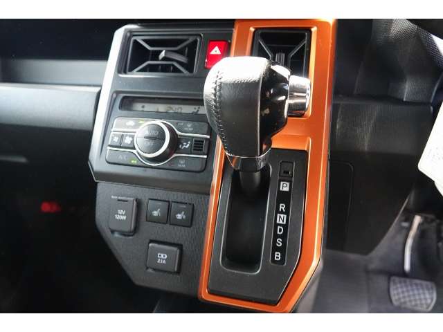 ダイハツ タフト