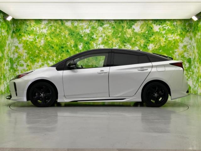 トヨタ プリウス