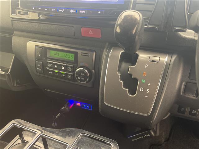 トヨタ ハイエースバン