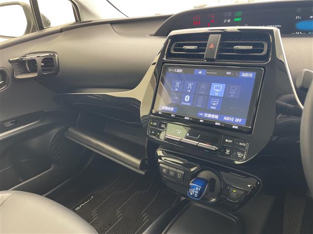 トヨタ プリウス