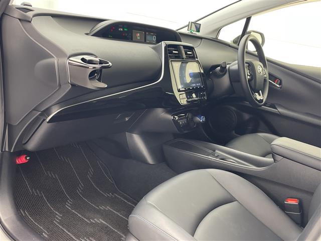 トヨタ プリウス