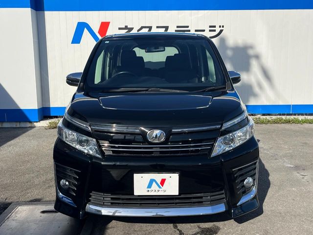トヨタ ヴォクシー