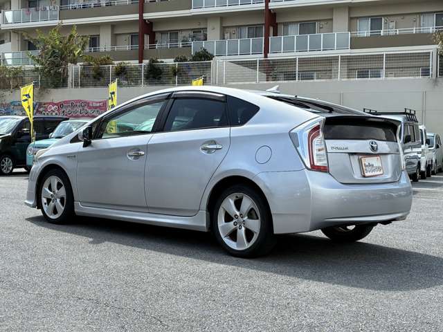 トヨタ プリウス