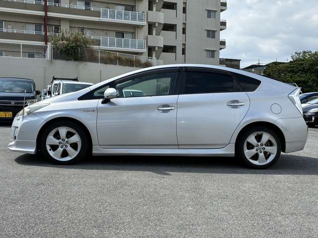 トヨタ プリウス