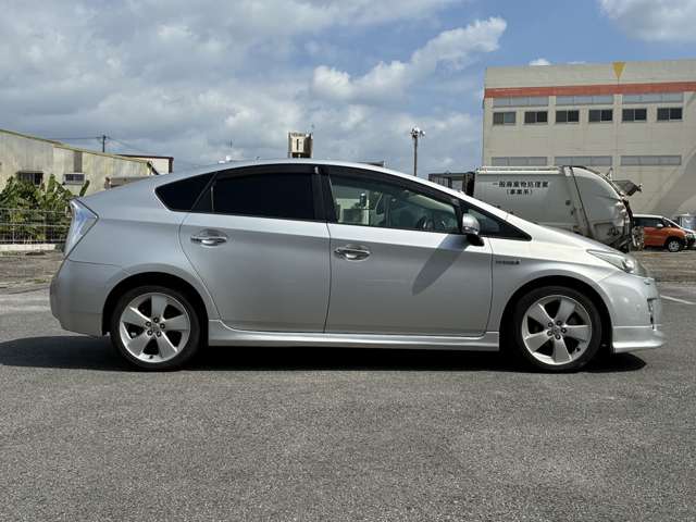 トヨタ プリウス