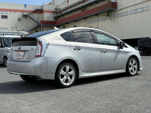 トヨタ プリウス