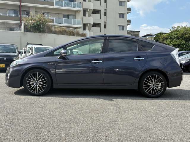 トヨタ プリウス