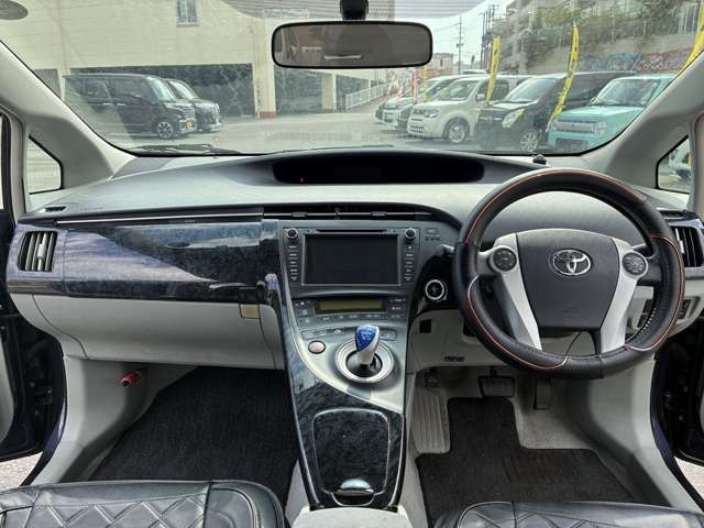 トヨタ プリウス