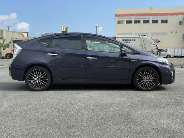 トヨタ プリウス