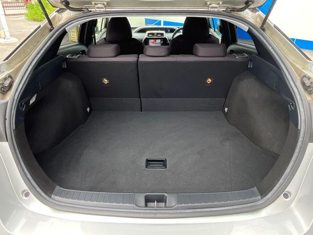 トヨタ プリウス