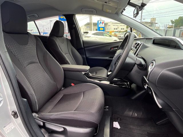 トヨタ プリウス