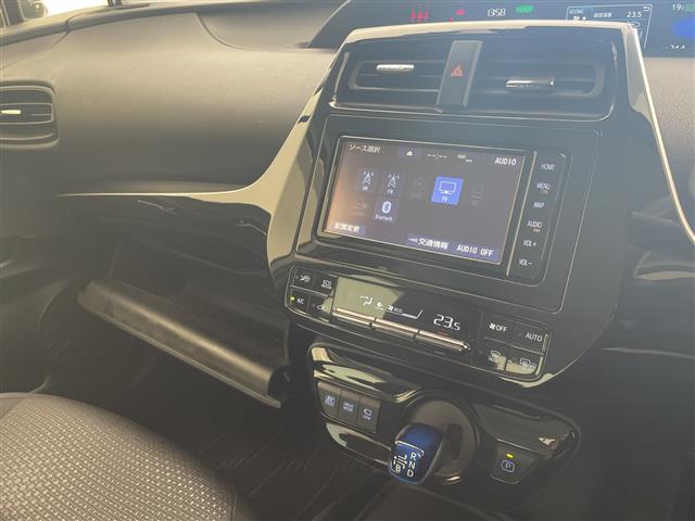 トヨタ プリウス