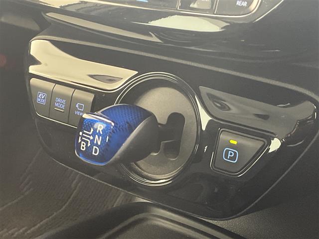 トヨタ プリウス