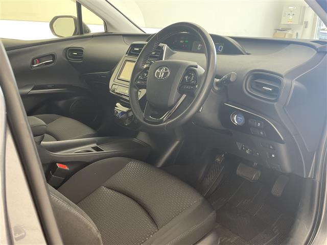 トヨタ プリウス